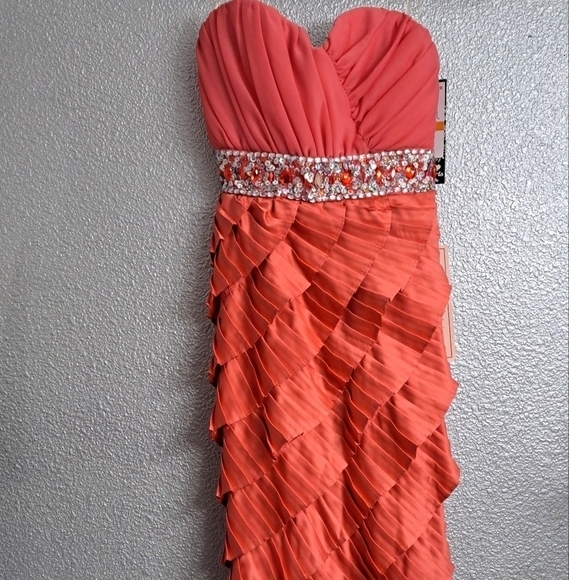 NWT Sequin Hearts Orange Strapless Ruffled Mini Dress Size 7 - Picture 1 of 7
